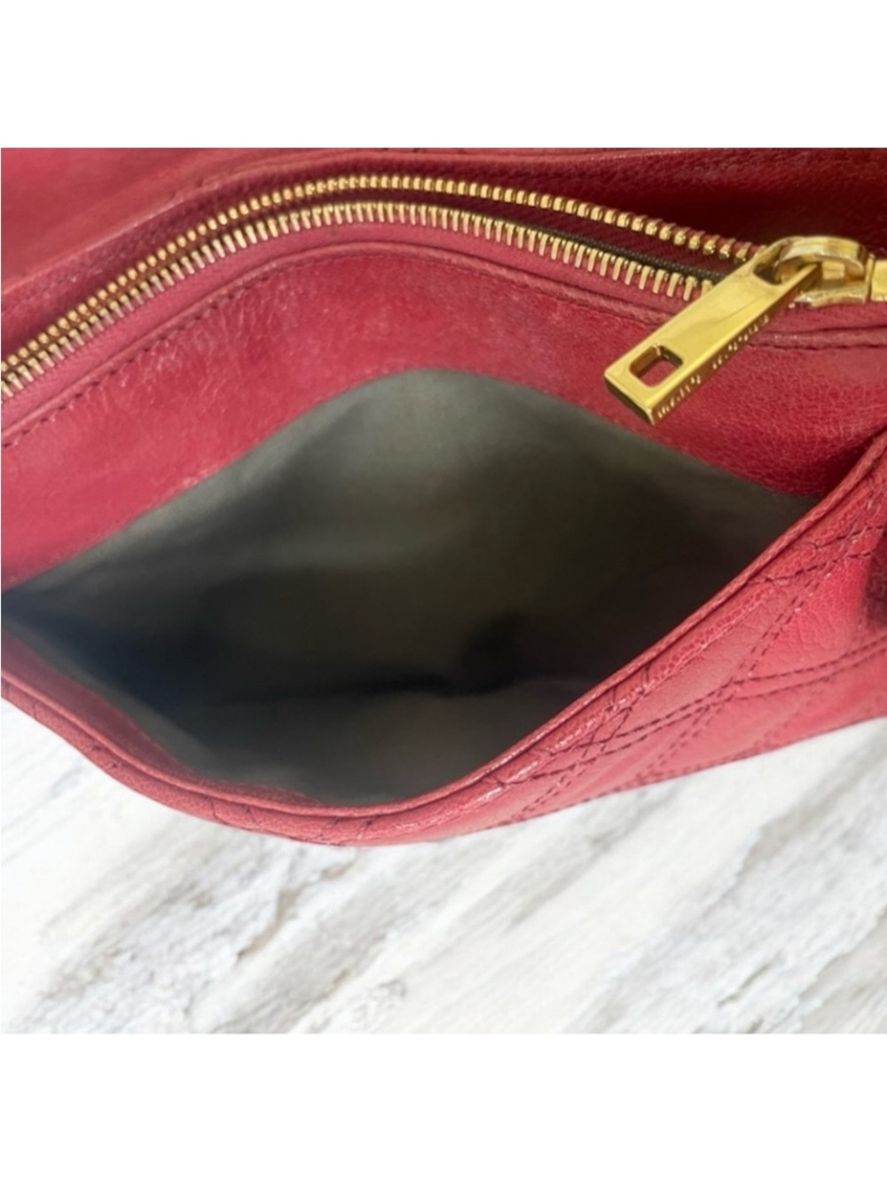 Marc Jacobs Red Quilted Leather Crossbody with Gold Chain EUC - Picture 6 of 12